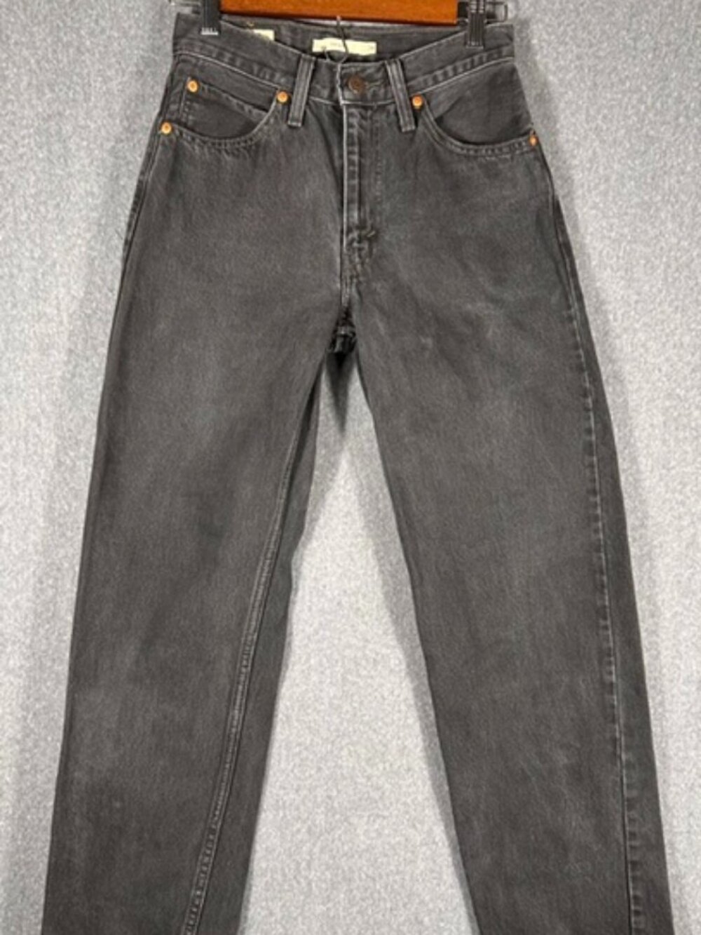 Levi's Women's Dad Jeans 26x29 Black Straight Legs 5 Pockets Denim W24 L30